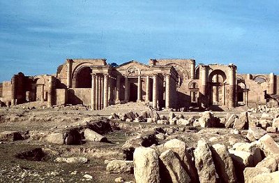 Monuments, livres, éducation, l'Etat islamique s'attaque à toute forme de culture