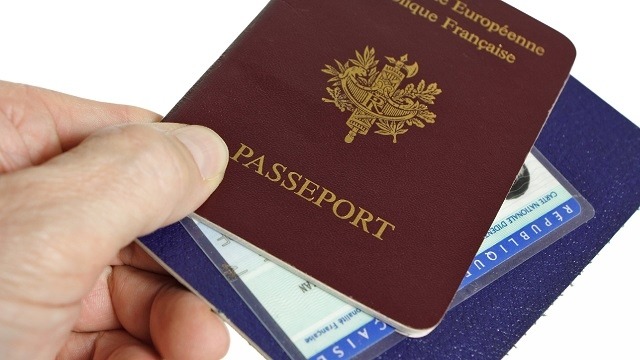L'idée de l'extension de la déchéance de la nationalité française fait son chemin.