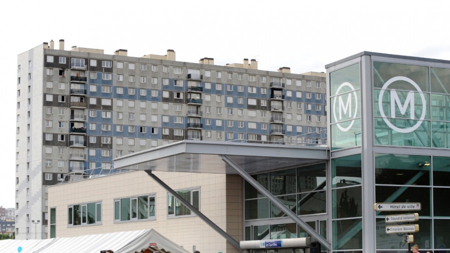 Une adolescente de 16 ans a été rouée de coups lundi soir à Gennevilliers à cause de sa jupe.