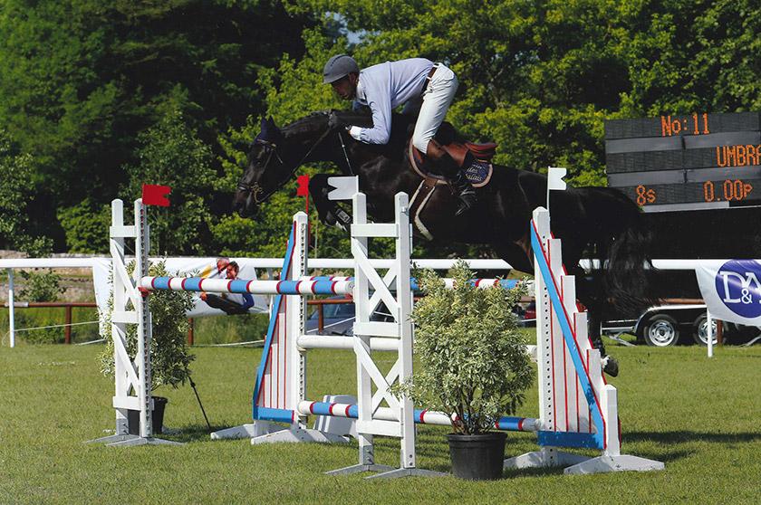 Du 3 au 5 juin inclus, l'école de commerce HEC Paris organise la 46ème édition de son concours équestre national : le Jump HEC