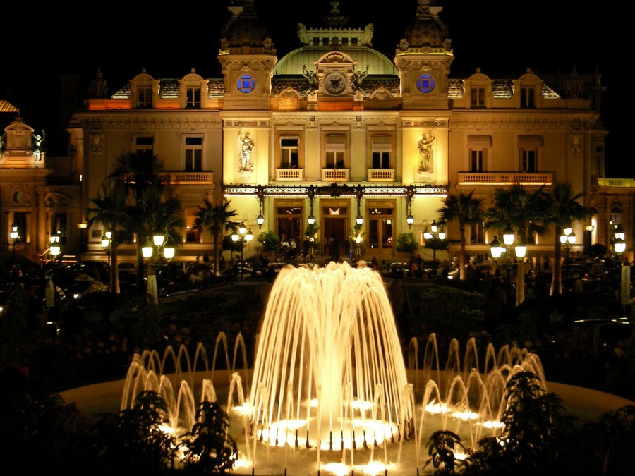 Pour les fanas de jeux et de Côte d'Azur, Radio VL passe en revue les quatre splendides casinos que compte la principauté de Monaco.