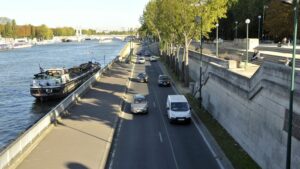 168 maires d'Ile de France ont écrit une lettre à la maire de Paris Anne Hidalgo. Ils demandent la réouverture de la voie sur berges rive droite.