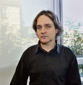Laurent Sourisseau, dit Riss, travaille pour Charlie Hebdo depuis 1992. Il en est aujourd'hui le directeur de la publication.