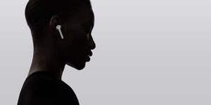 A 179 euros, on vous déconseille de les oublier chez votre ami (© Apple)