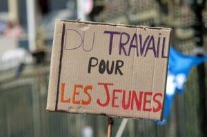 du travail pour les jeunes : disponible