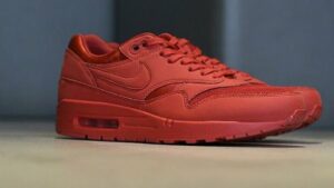 sneakers news