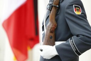 Arrestation d'un soldat allemand suspecté de préparer un attentat