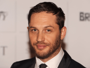 Tom Hardy arrête un voleur dans les rues de Londres