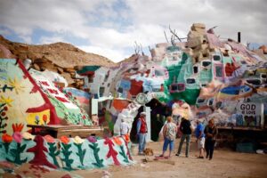 Slab City, l'ancienne base militaire devenue terre d'accueil des hippies