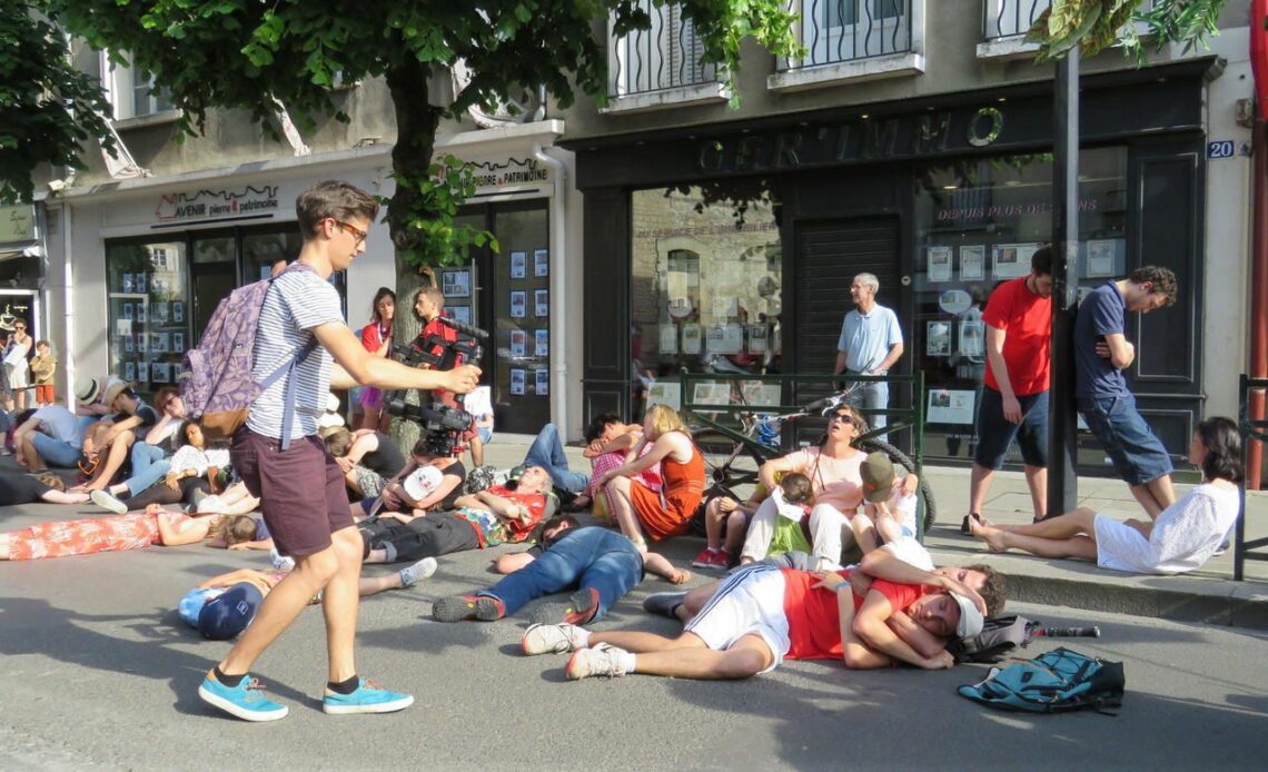 Record du monde du mannequin challenge battu à Compiègne