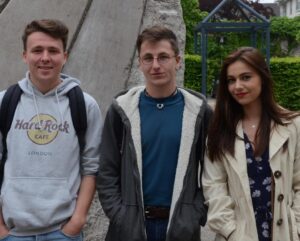 Manon, Théo et Alexandre, lycéens de Calais