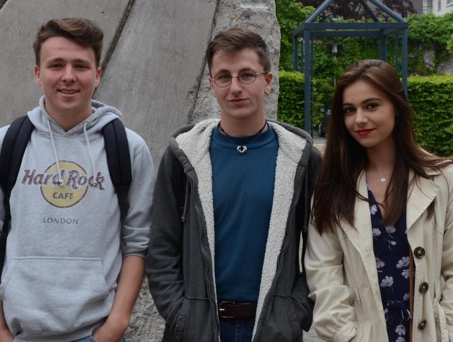 Manon, Théo et Alexandre, lycéens de Calais