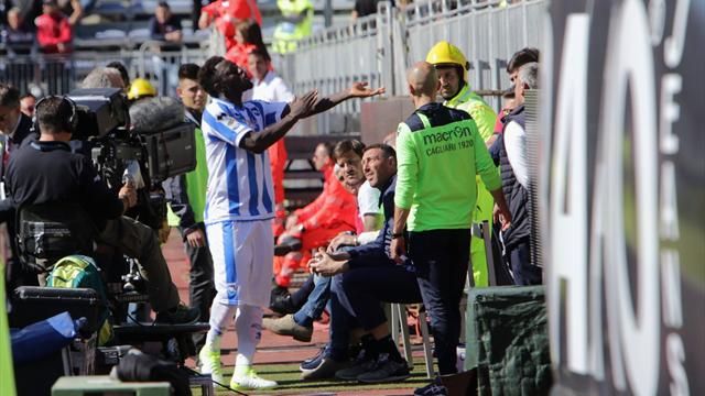 Victime de cris racistes, Sulley Muntari se plaint et récolte un carton jaune