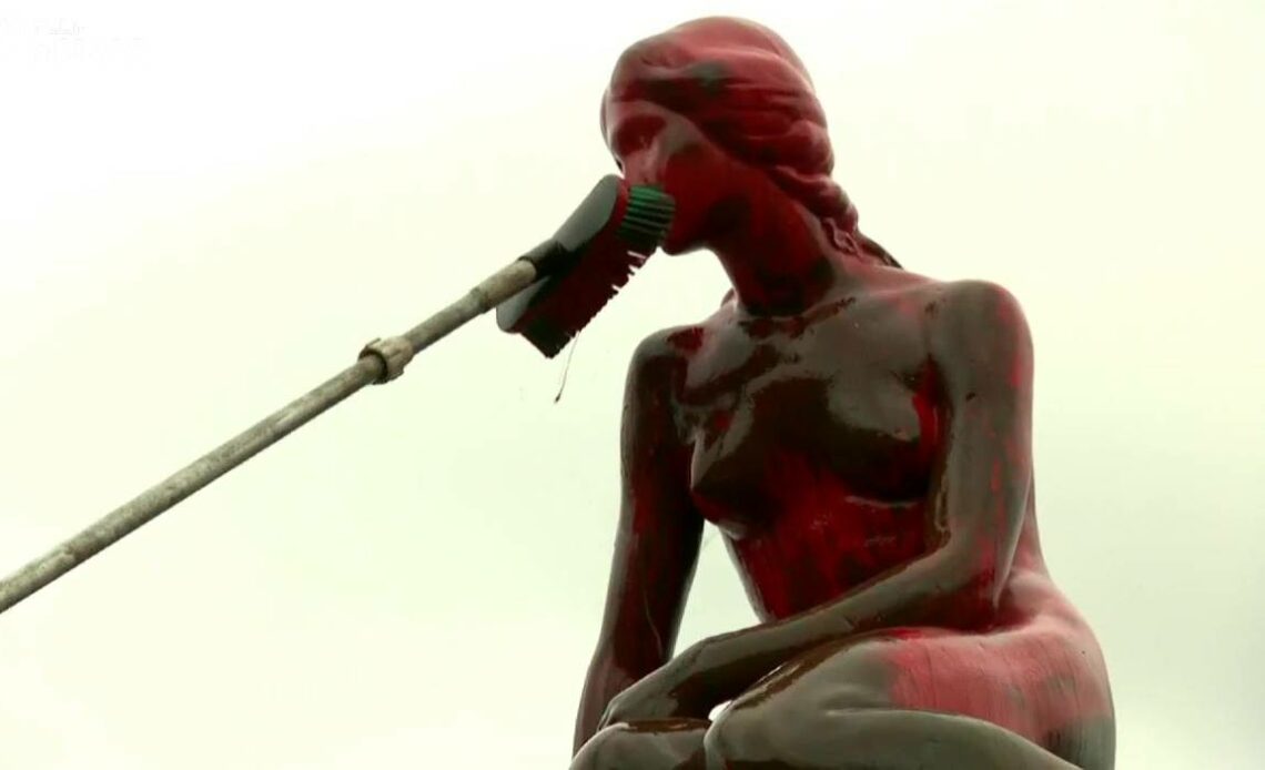 La Petite Sirène de Copenhague vandalisée par des défenseurs de la cause animale