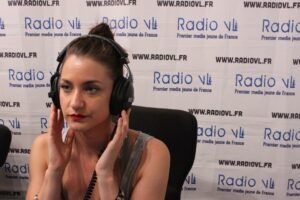Deborah De Robertis les as du placard