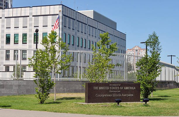 L'ambassade des Etats-Unis en Ukraine frappée par une bombe