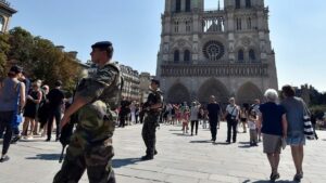 L'assaillant de Notre-Dame placé en garde à vue
