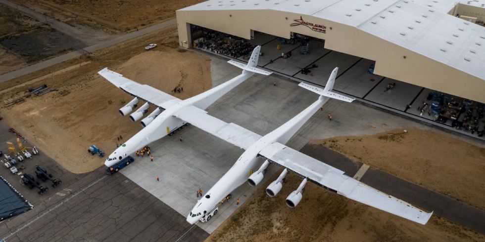 Le Stratolaunch, l'avion lanceur de fusée, se dévoile