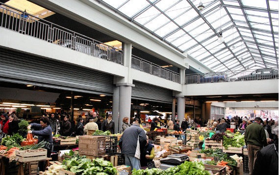 Allée centrale du marché des Capucins