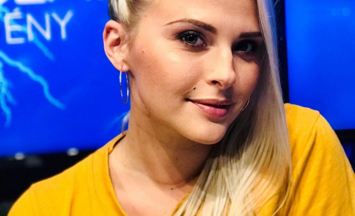 kelly vedovelli dans un eclair de gueny sur vl