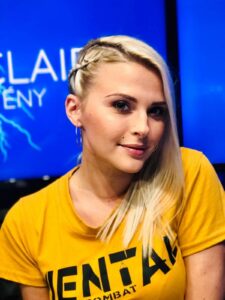 kelly vedovelli dans un eclair de gueny sur vl