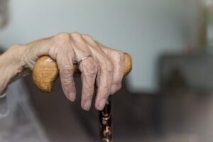 envoyé spécial et maisons de retraite