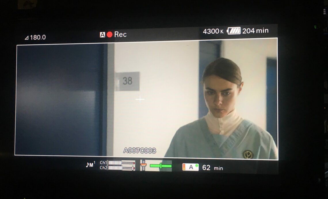 Sur le tournage de la nouvelle web-série de France Télévisions, ZéroStérone, un monde sans hommes