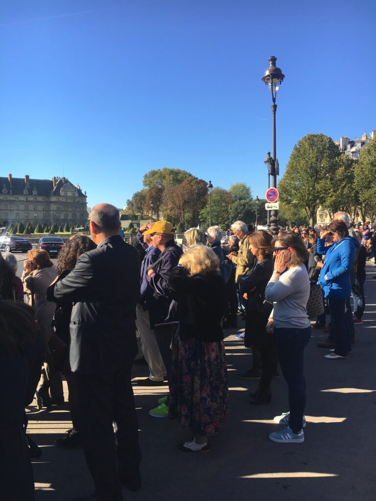 Un hommage national est rendu à Charles Aznavour, vendredi 5 octobre 2018, aux Invalides (Crédit : Céline Carrere)