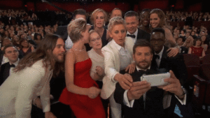 Les selfies tuent plus que les requins