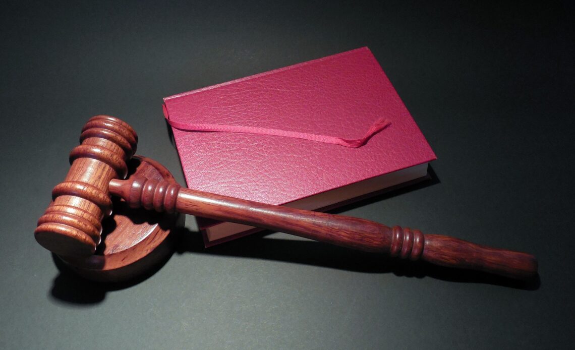 Angleterre : les autorités proposent un droit de visite de son fils à un pédophile