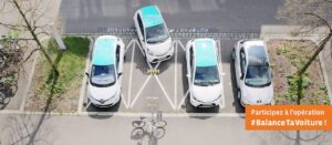 3 voiture Citiz garé et 1 en train de se garer