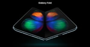 Photo du galaxy fold se repliant sur lui même
