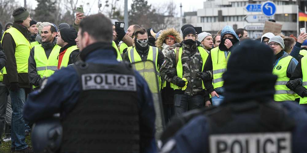 Photo d'un rassemblement de gilets jaunes