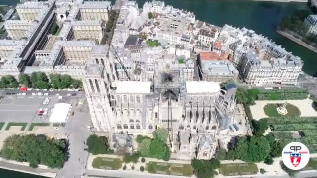 Vue aérienne de la bâche de Notre-Dame