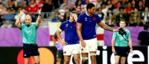 Carton rouge de Vahaamahina