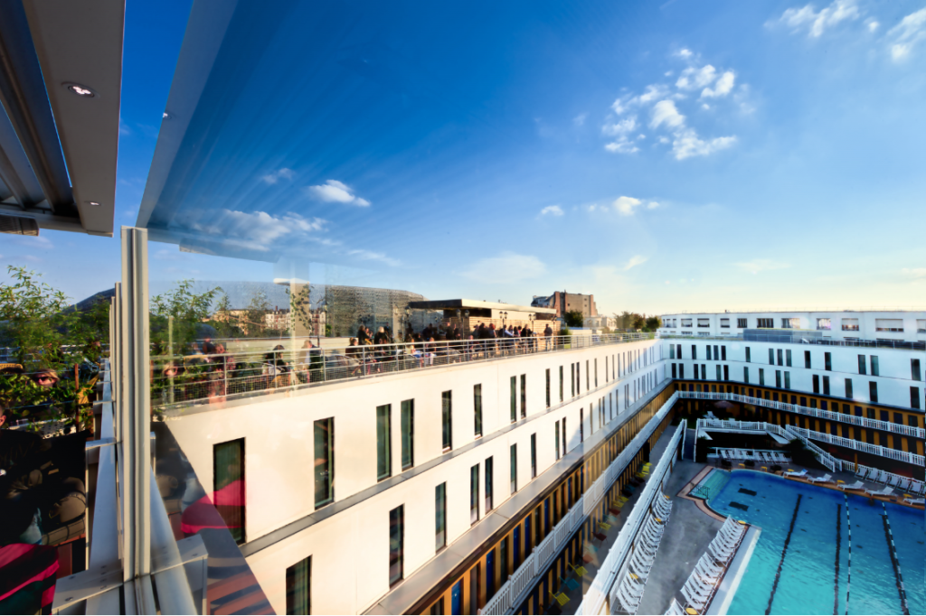 Le rooftop du Molitor au dernier étage de l'hôtel @marc plantec