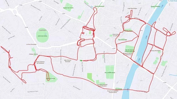 En Dordogne, un jeune homme a imaginé un parcours spécial Noël pour son footing