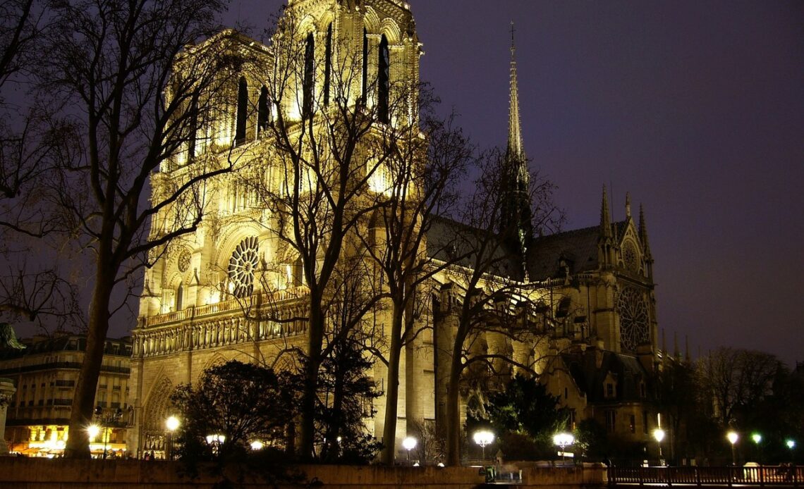 Jean-Michel Jarre jouera dans Notre Dame de Paris pour le nouvel an