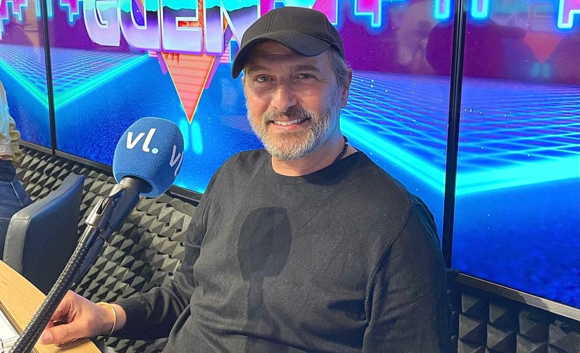 Daniel Levi invité de Maxime Guény dans Un Eclair de Guény sur VL pour son nouvel album "Grâce à toi"