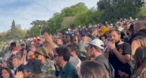 fête improvisée Buttes-Chaumont