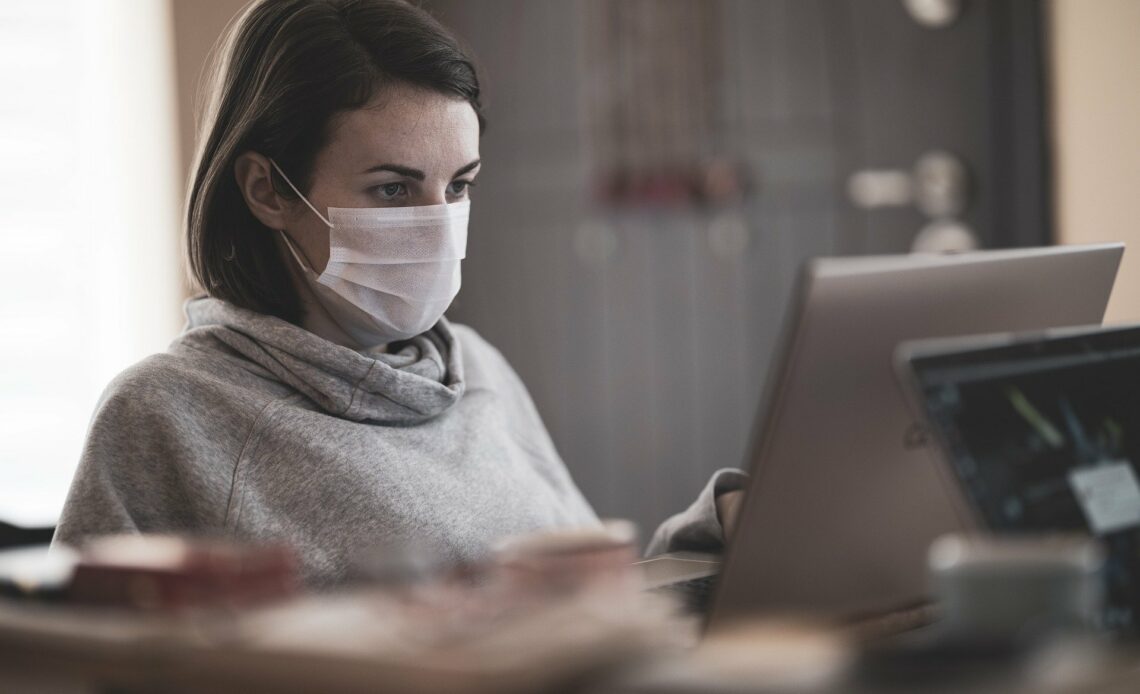 Covid Omicron France craintes spécialistes