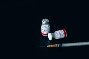 quatrième dose israël vaccin covid essai clinique
