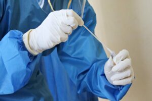 contaminations hospitalisations Omicron 5ème vague Covid France