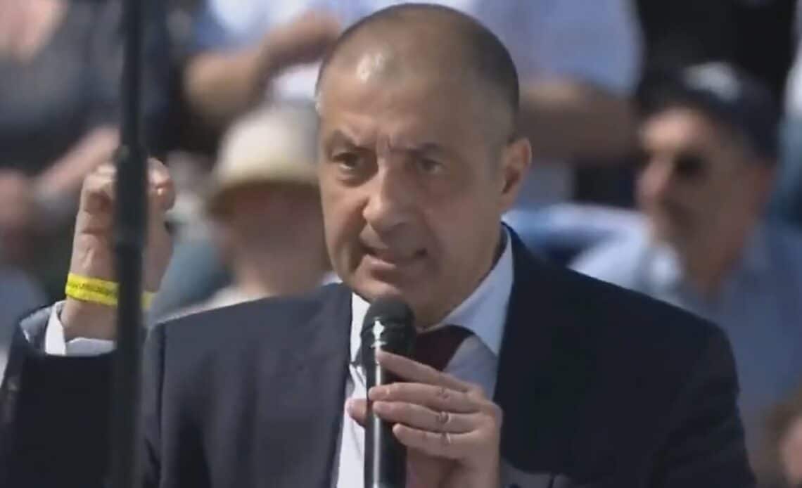 Mourad Boudjellal vous êtes racistes macron meeting présidentielle 2022