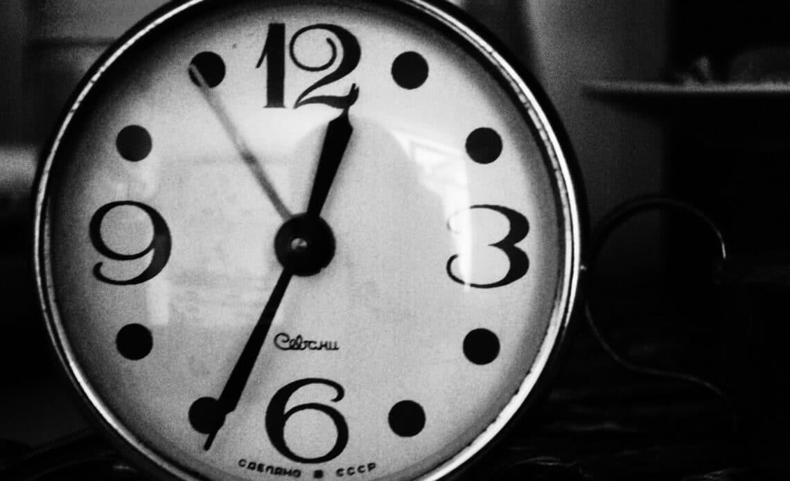 Horloge Parlante Orange système arrêt concept heure exacte France