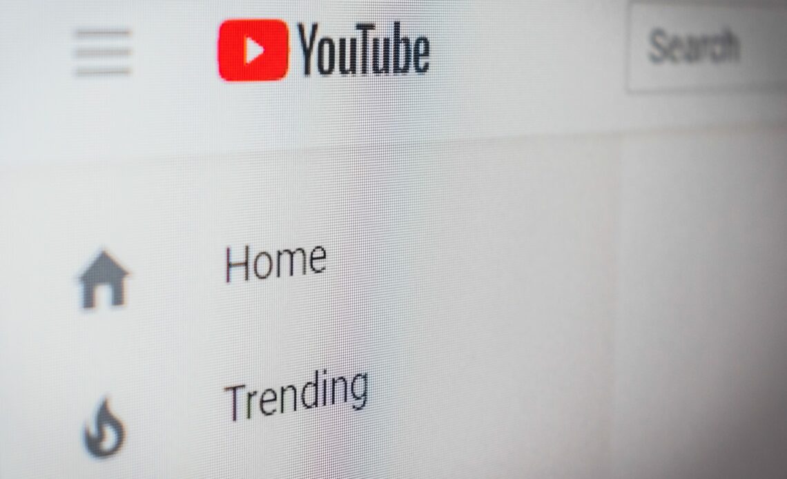 YouTube Shopping vente produits commerce en ligne Youtube créateurs de contenu shop