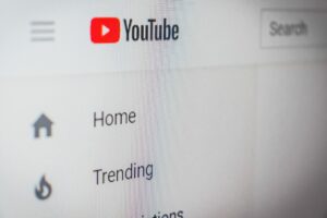 YouTube Shopping vente produits commerce en ligne Youtube créateurs de contenu shop