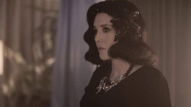 Isabelle Adjani dans Adieu Vinyle
