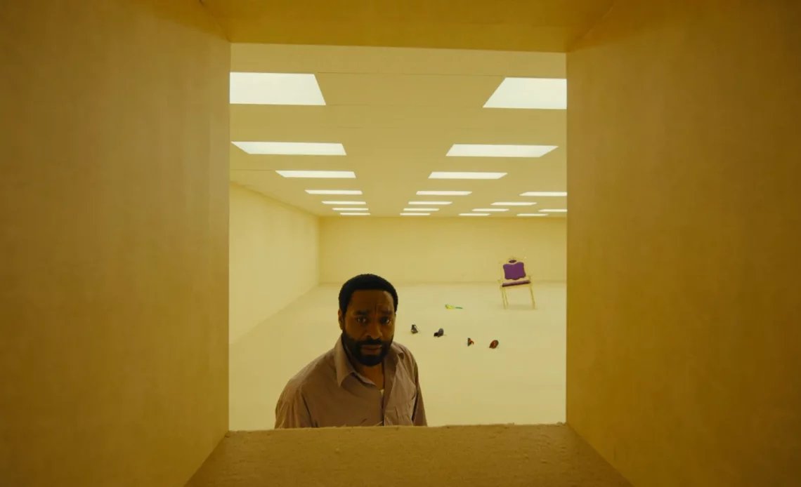 Chiwetel Ejiofor dans le film The Backrooms
