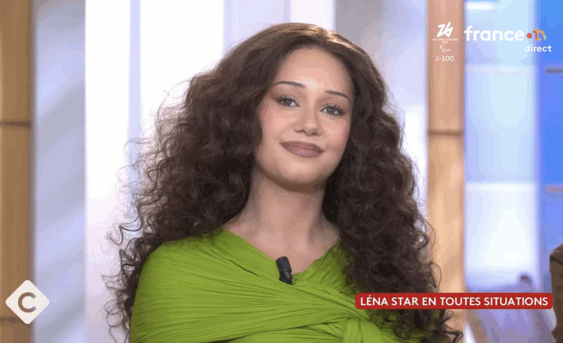 Léna Situations invitée de C à Vous